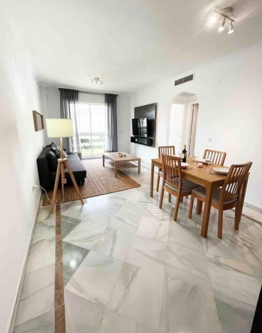 Appartement 2br, 1bth Flat Near Puerto Banus Marbella